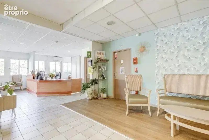 INVESTISSEMENT LOCATIF  Châteauneuf-les-Martigues  Résidence Ehpad Les Jardins de Valtrède - 6.58% de rentabilité - photo 11