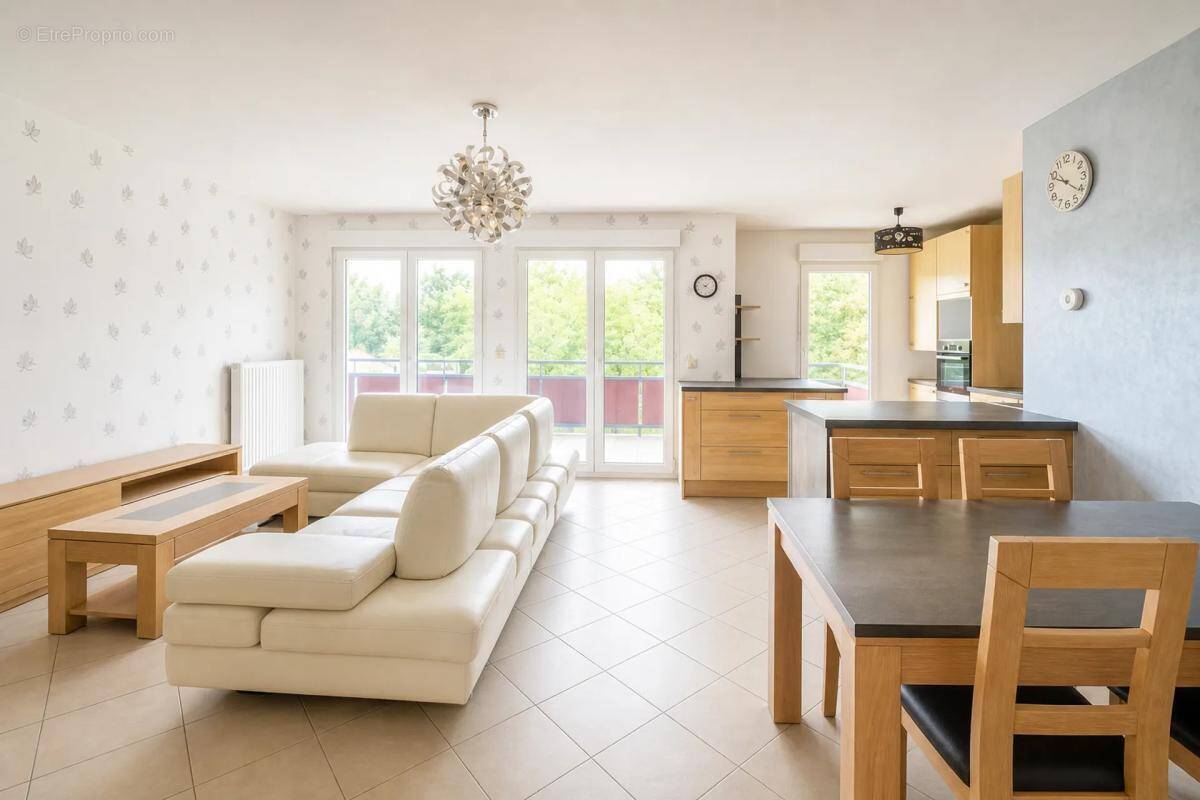 Appartement à SERGY