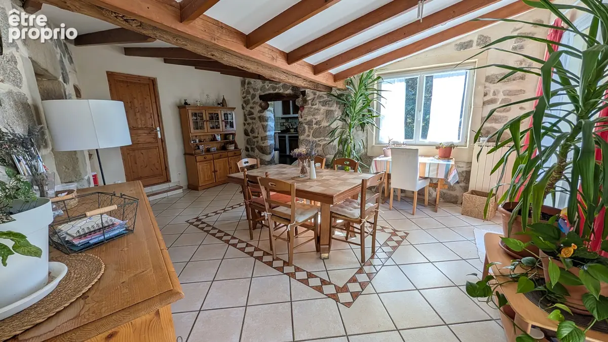 Maison en pierre parfaitement rénové de 177 m2 / F5 - photo 10