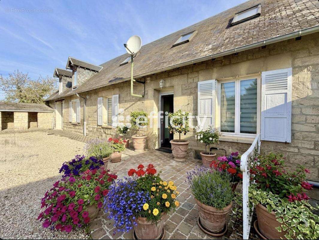 Maison à MARGIVAL