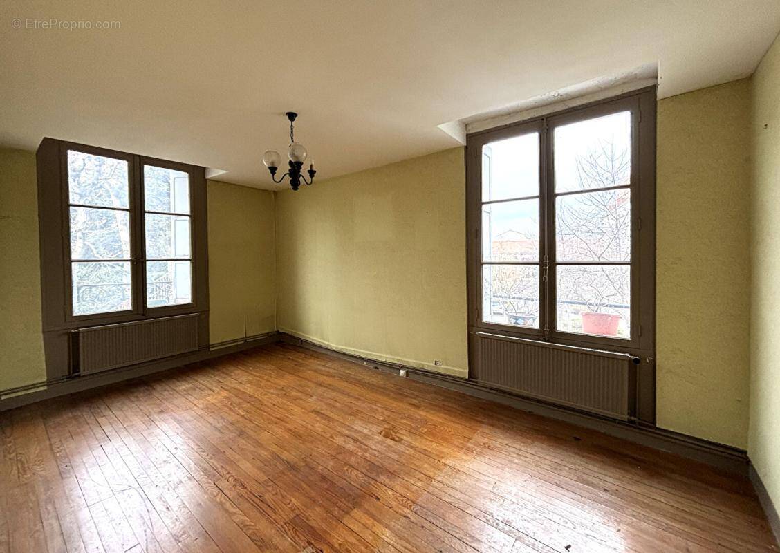 Appartement à SAINT-ETIENNE