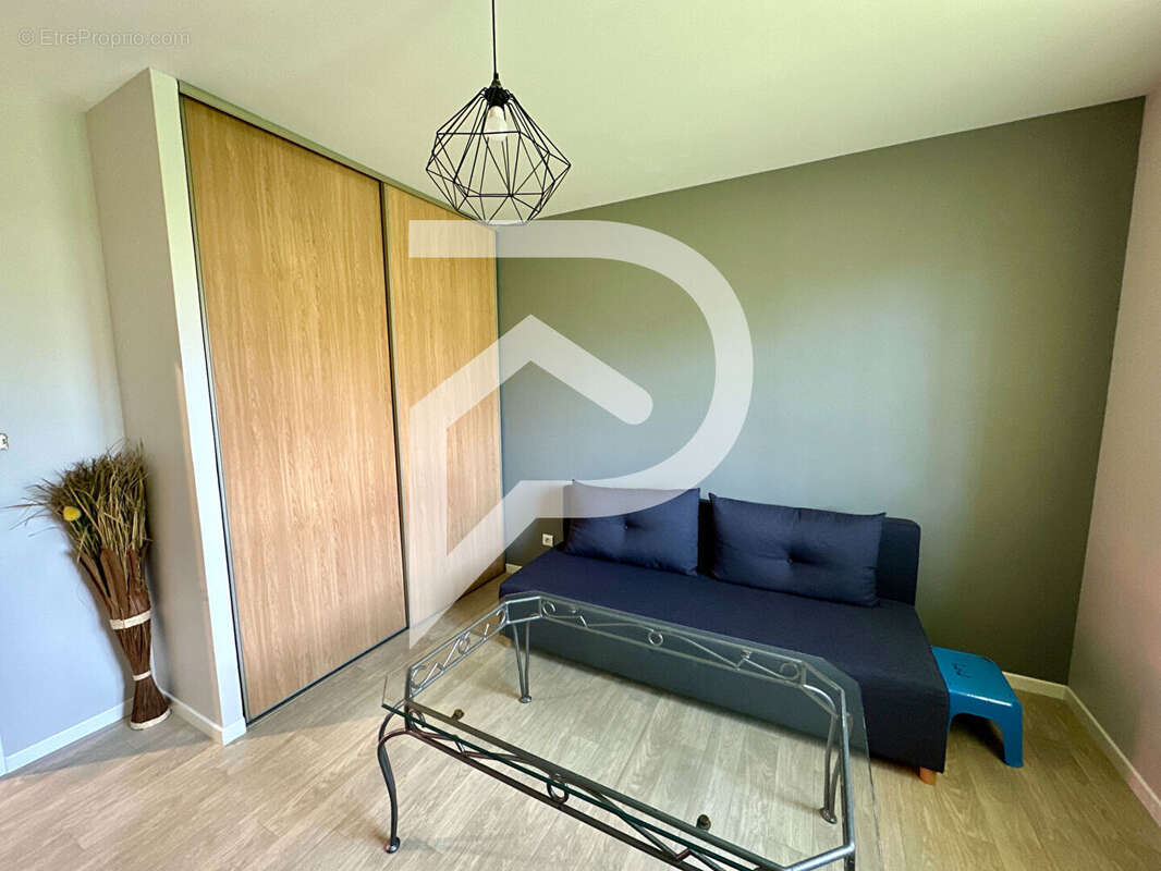 Maison à SAINT-FRONT-DE-PRADOUX