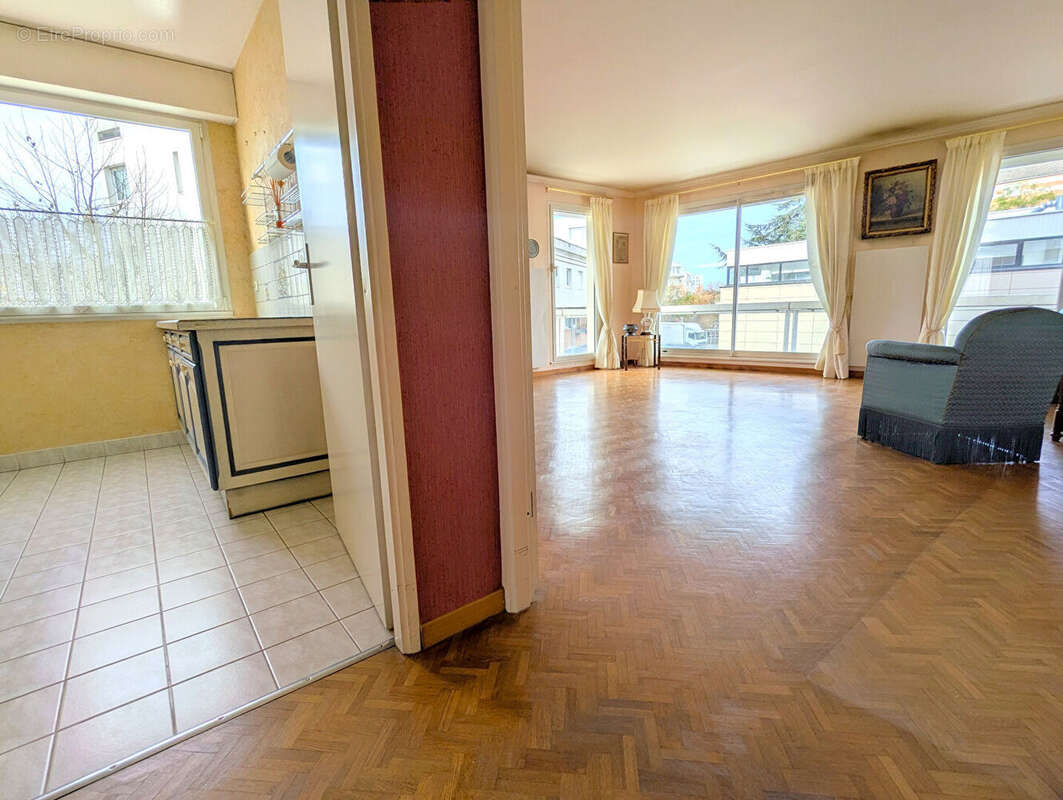 Appartement à MONTIGNY-LE-BRETONNEUX