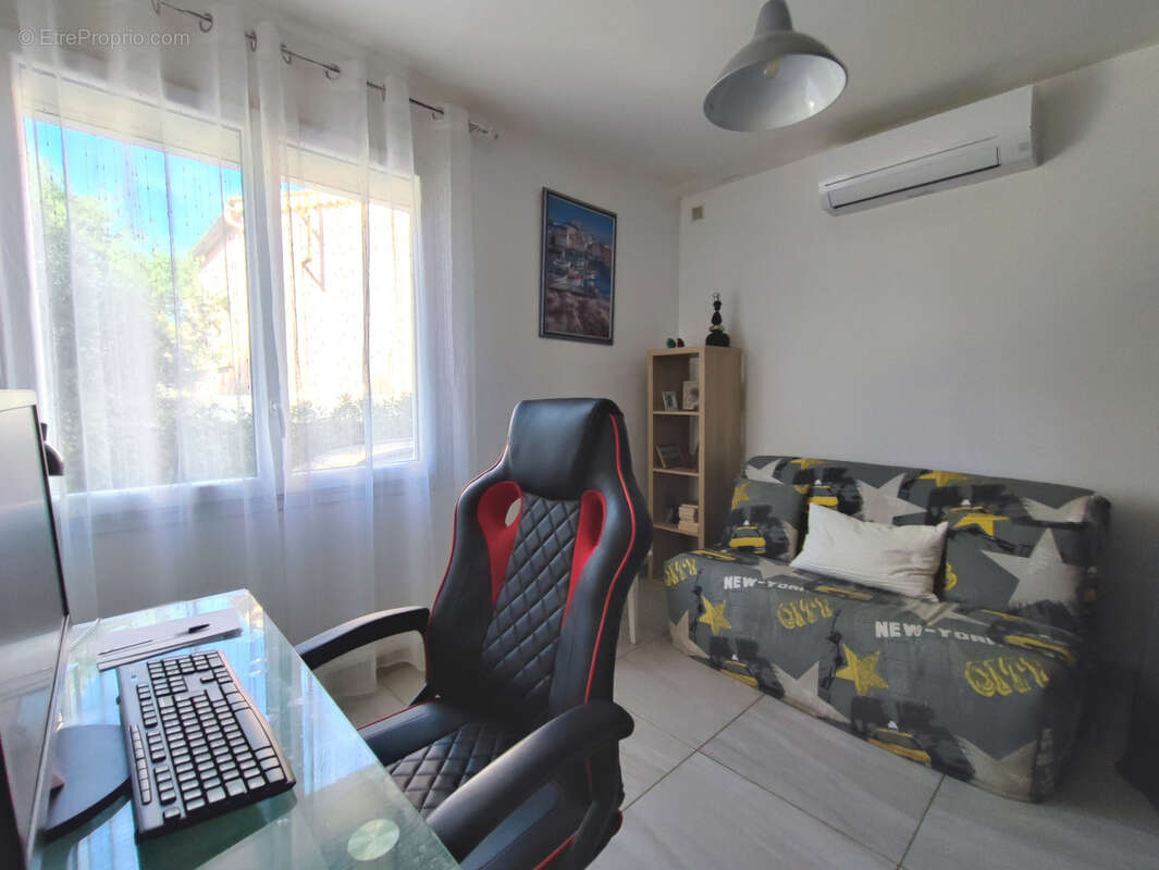 Appartement à SIX-FOURS-LES-PLAGES