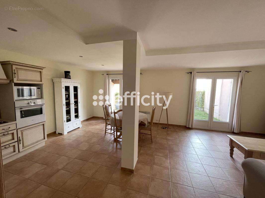 Appartement à SAINT-TRINIT