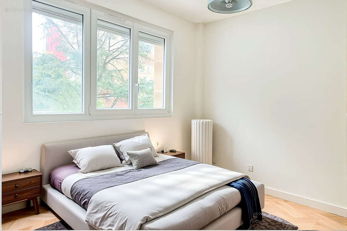 Appartement à CHARENTON-LE-PONT