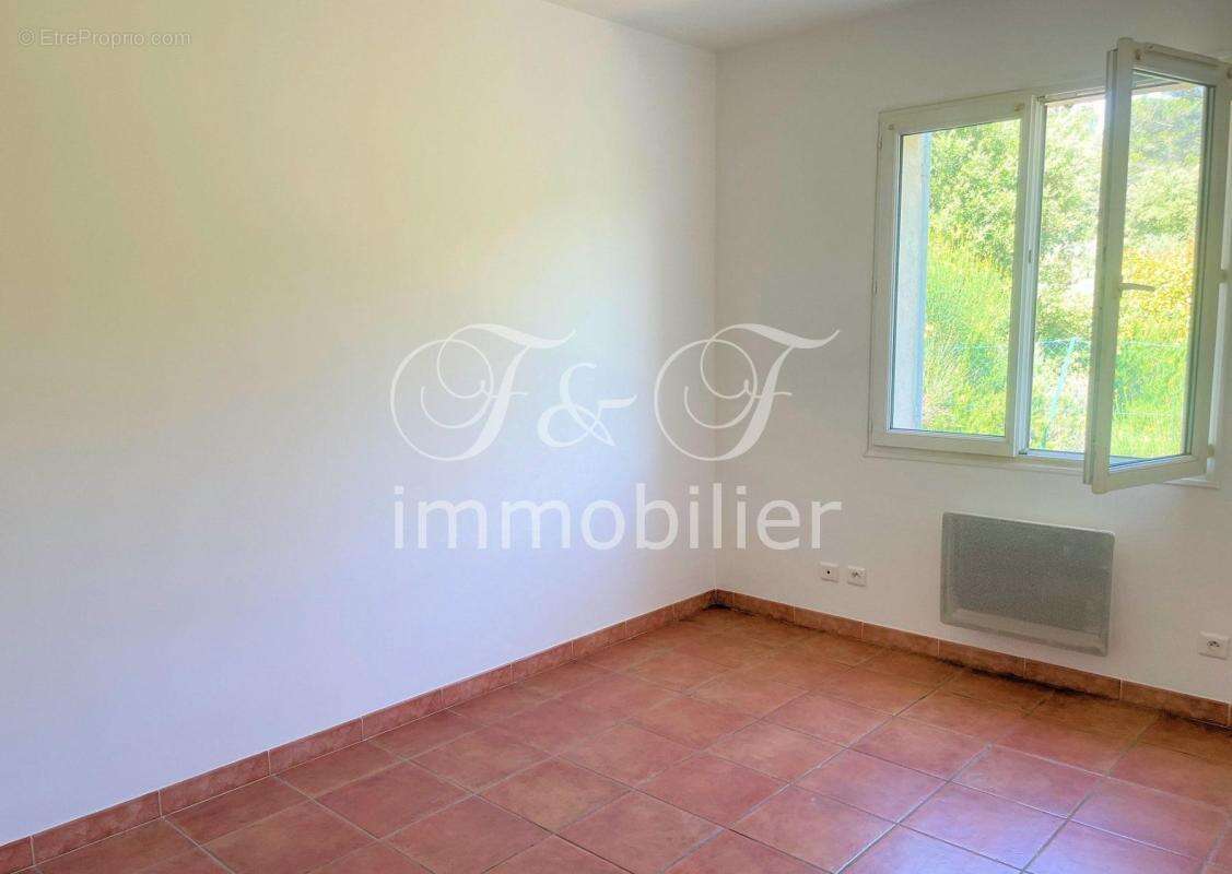 Maison à SAINT-SATURNIN-LES-APT