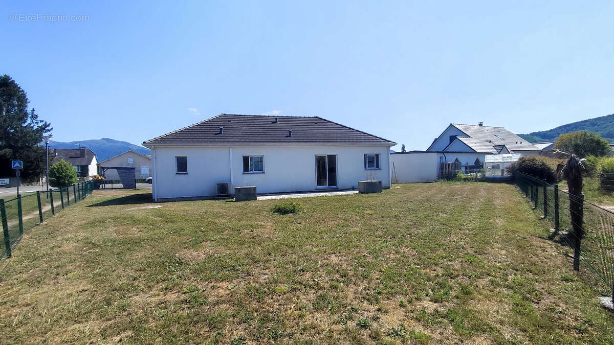 Maison recente dans petit village proche oloron - photo 4