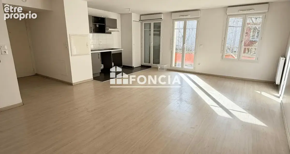 À VENDRE – Appartement 3 pièces avec balcon et 2 parkings privatifs à Persan / DPE - C - photo 2