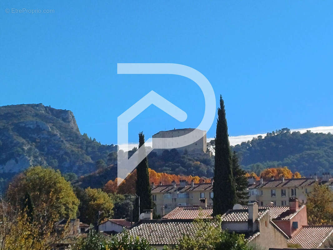 Appartement à MEYRARGUES