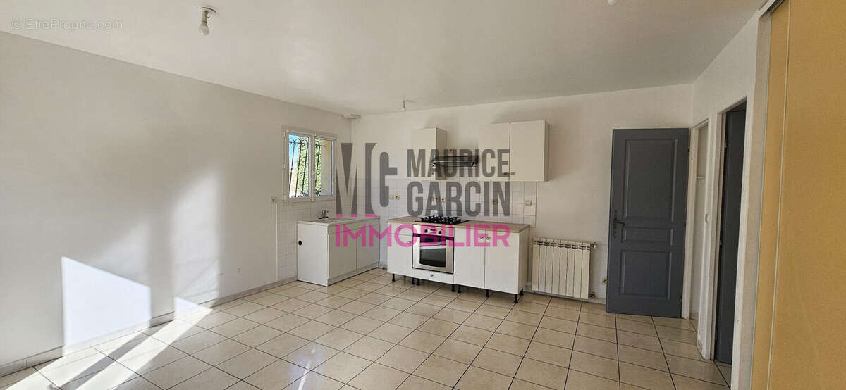 Appartement à L'ISLE-SUR-LA-SORGUE