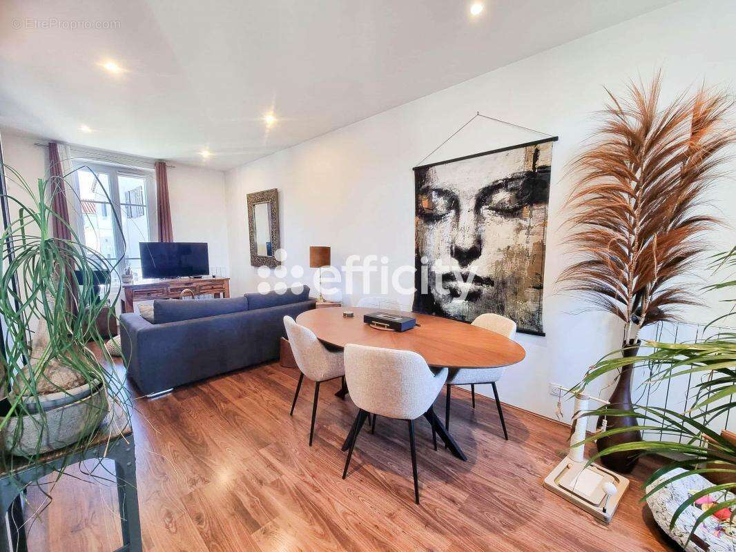 Appartement à LE CANNET