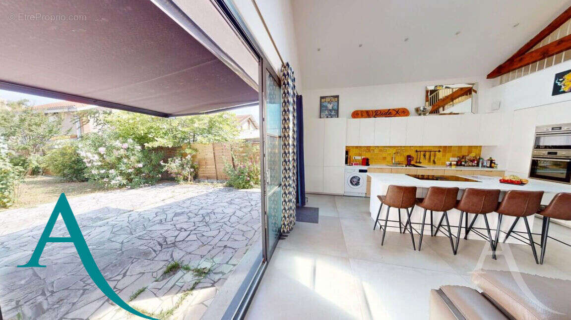 Maison T5 jardin, 2 terrasses, Carport / Toulouse Rangueil / Jules Julien - photo 3