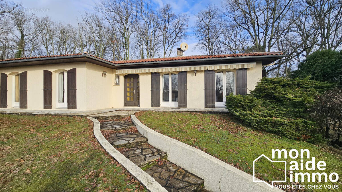 Maison à CAMARSAC