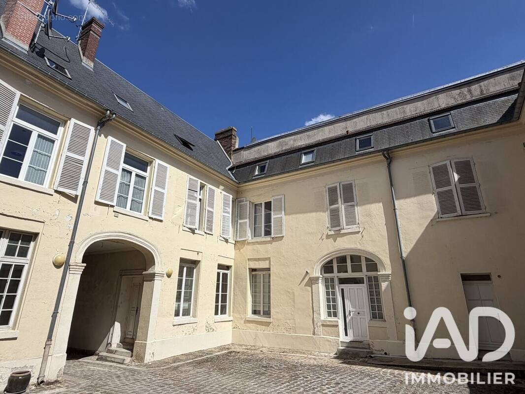 Photo 1 - Appartement à COMPIEGNE