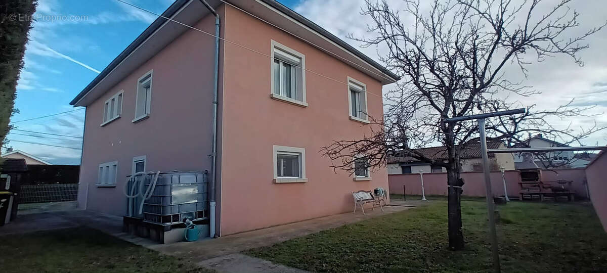 Maison à SAINT-ROMAIN-DE-JALIONAS