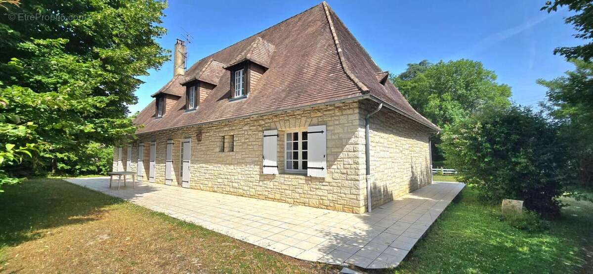 Maison à COULOUNIEIX-CHAMIERS