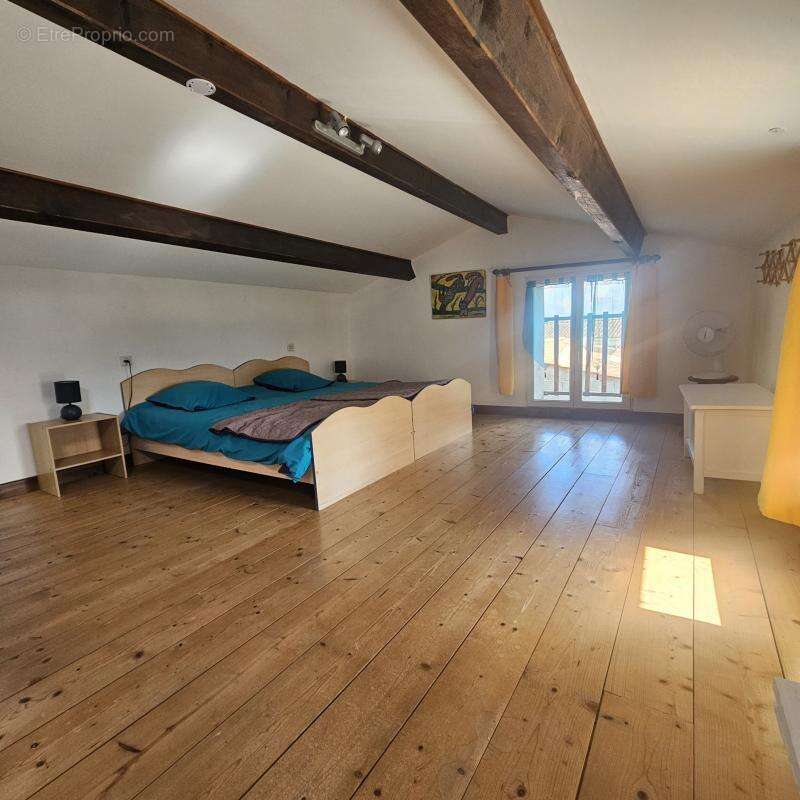 Maison à CHAMPAGNE-LES-MARAIS