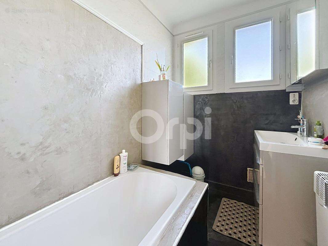Maison À Vendre idéalement située à Terrasson ! - photo 10