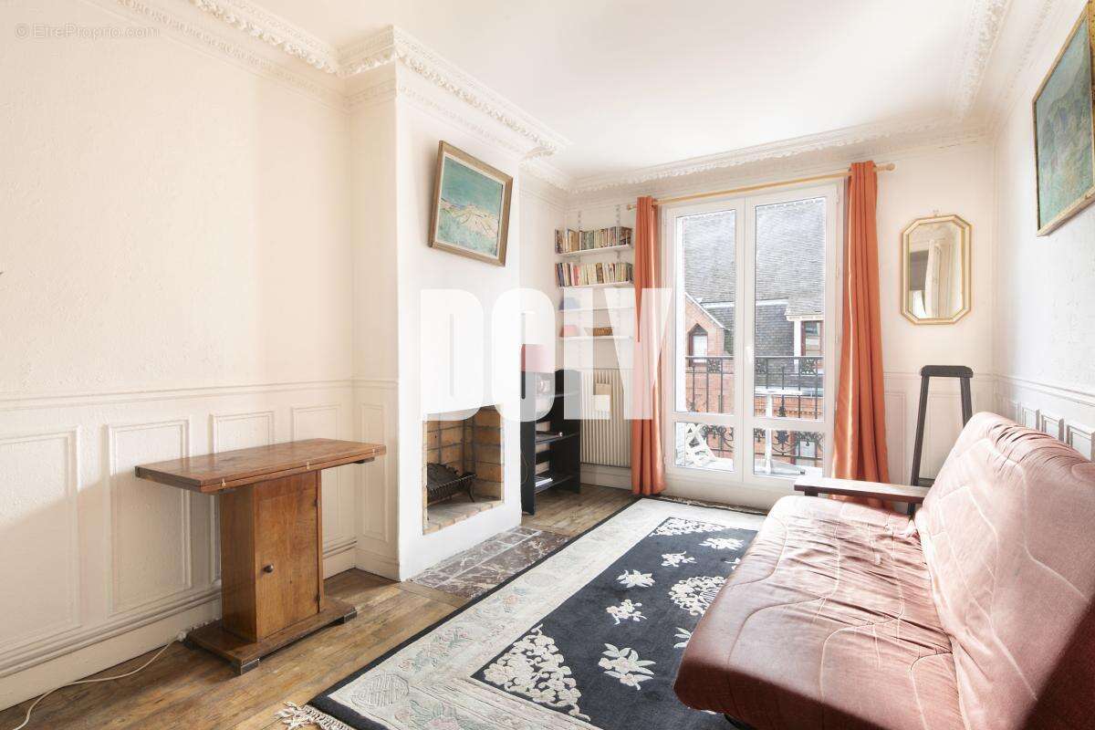 Appartement à PARIS-14E