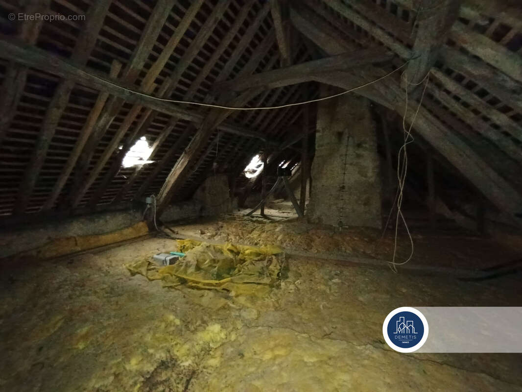 Maison à MONTFORT-LE-GESNOIS