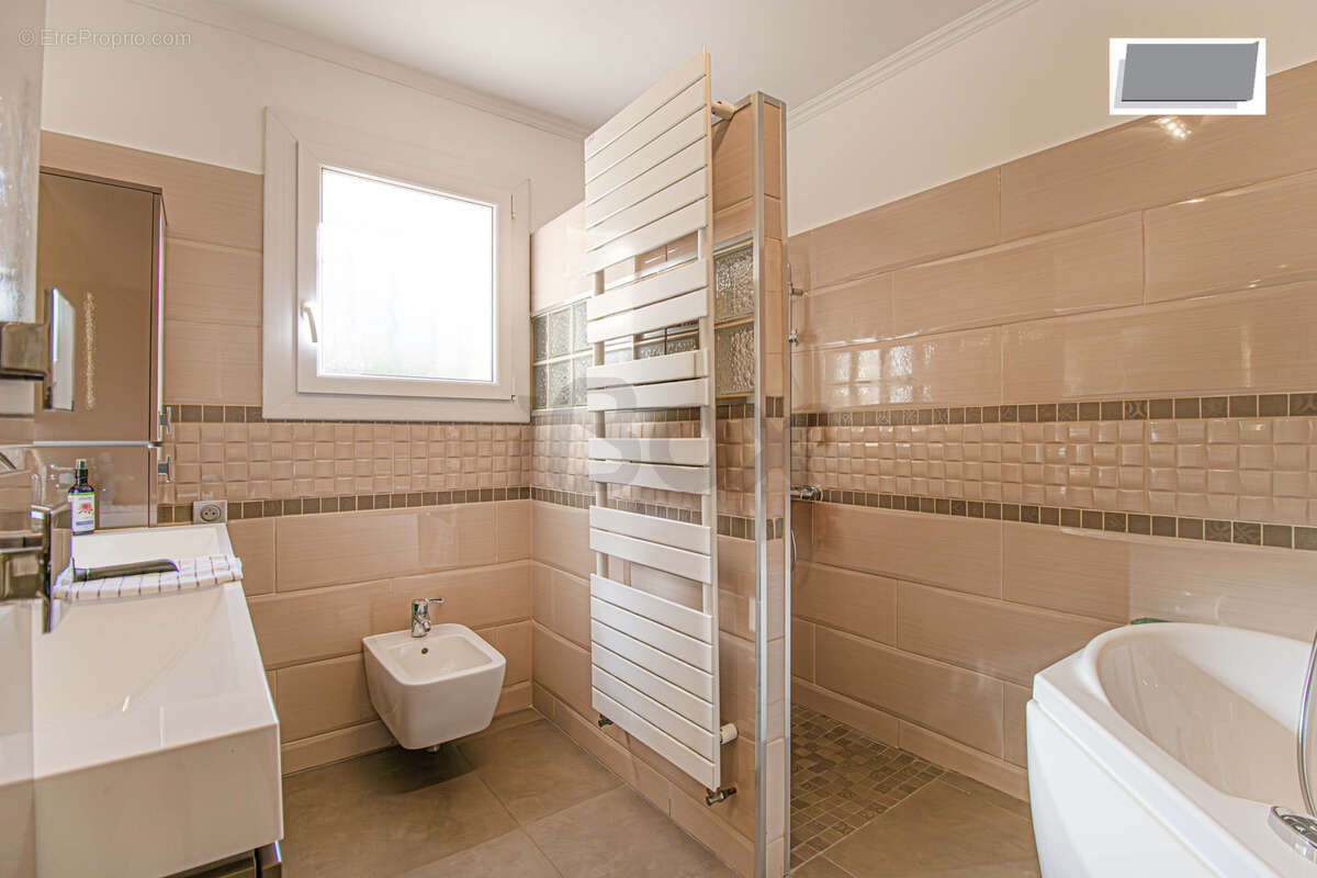 Appartement à OLLIOULES