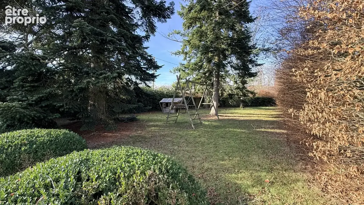 Autouillet, longere ancienne avec dependances et 2575m2. - photo 4