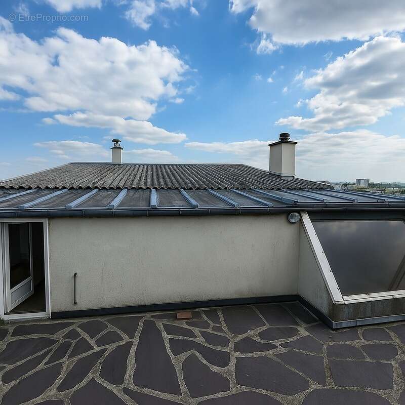 Rare : Grand 2‑pièces avec terrasse exceptionnelle  de 42 m², situé à Romainville dans un quartier pavillonnaire - photo 3