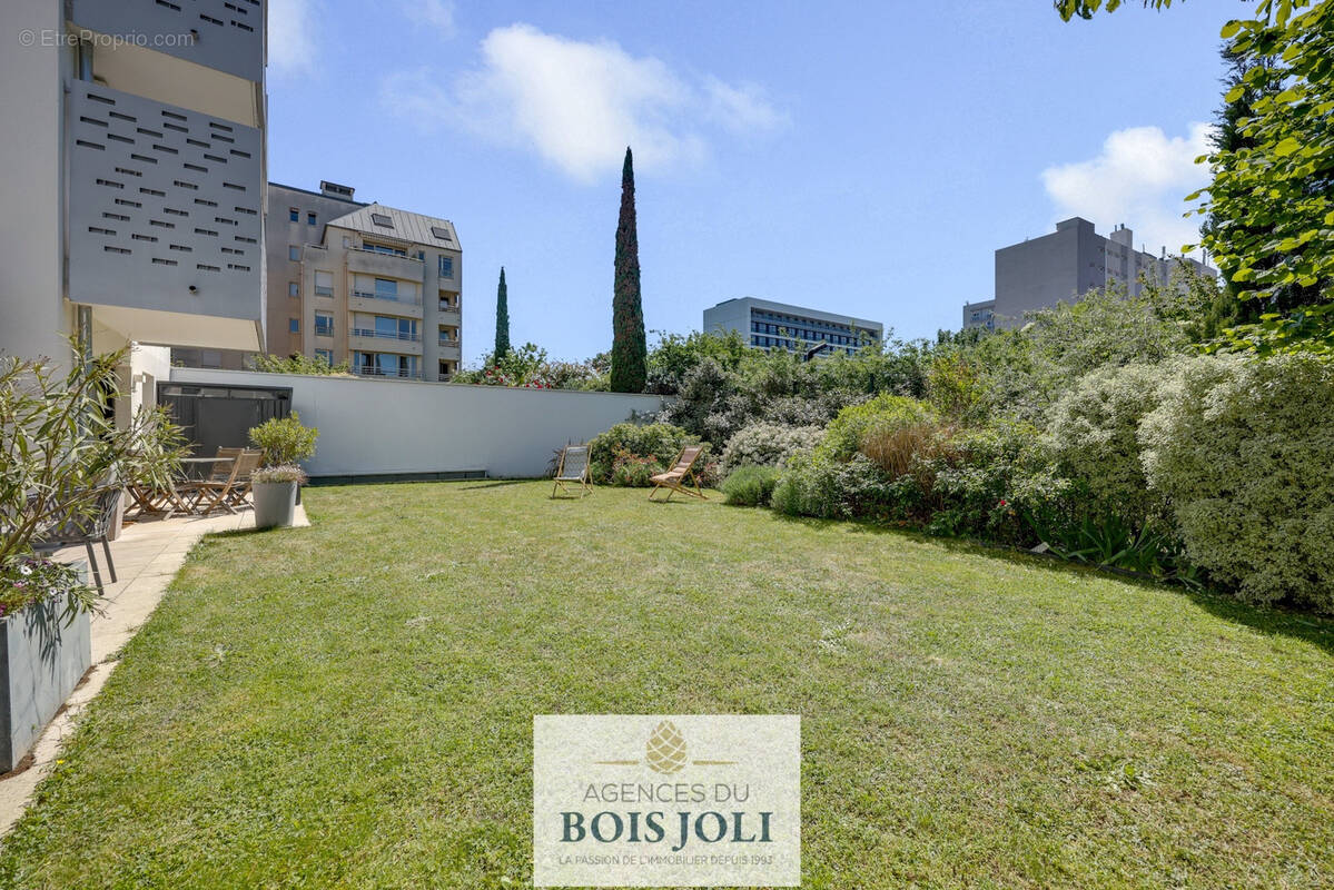 Appartement à ISSY-LES-MOULINEAUX