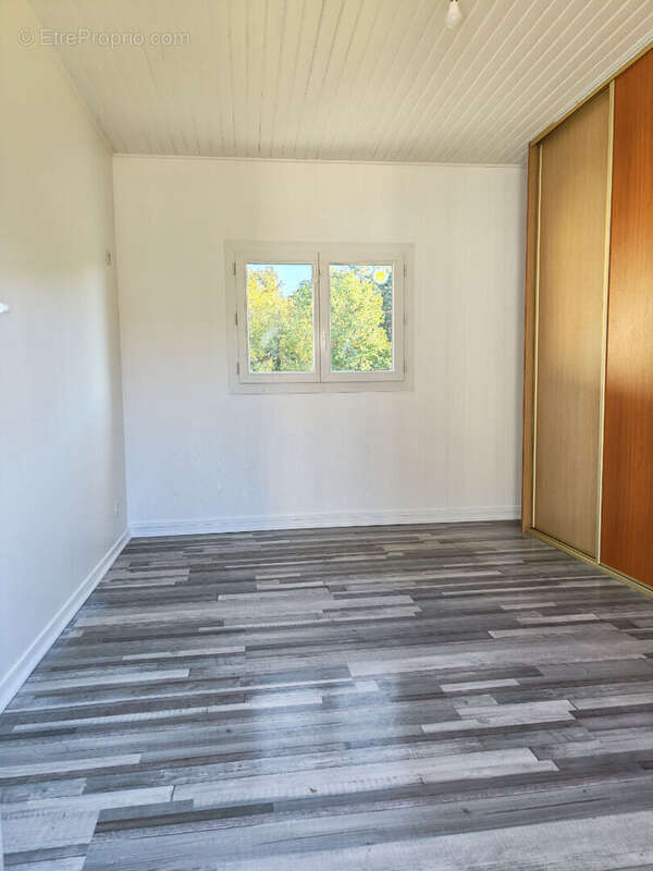 Maison à CHEVILLON-SUR-HUILLARD