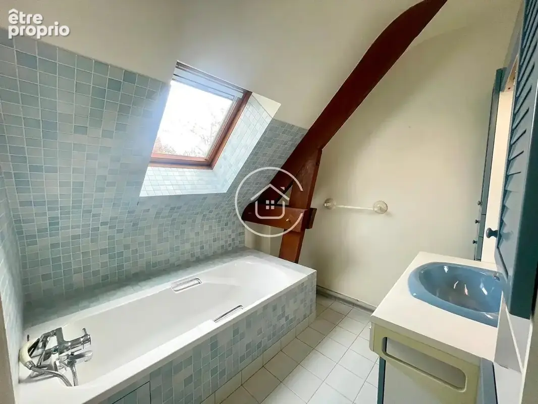Maison La Chaussee Saint Victor 7 pièce(s) 128 m2 - photo 9