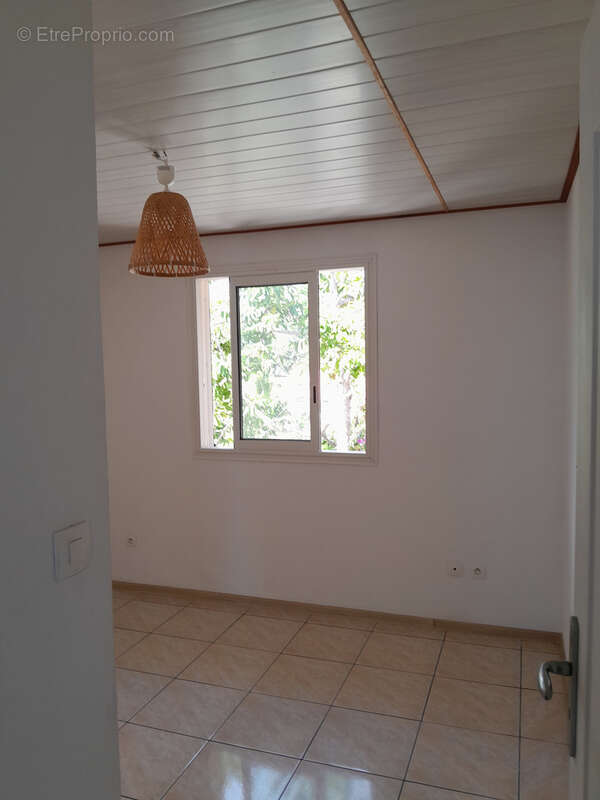 Appartement F3/4 avec vue mer, terrasse et jardinet   La Saline (97422) - photo 6