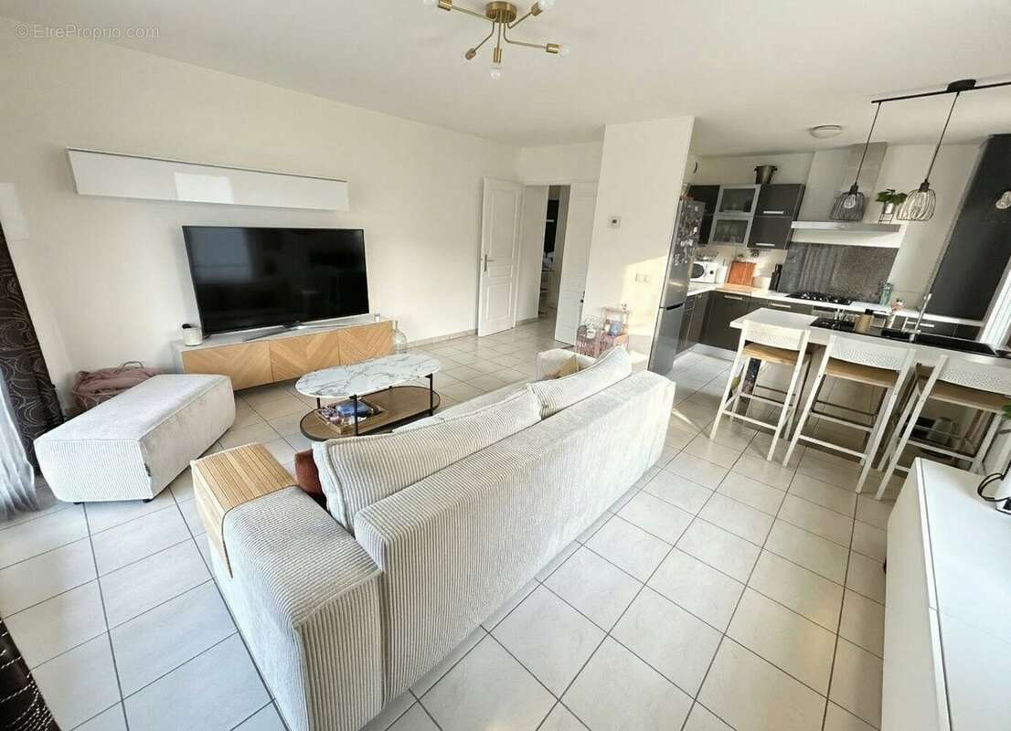 Appartement à ALLONZIER-LA-CAILLE