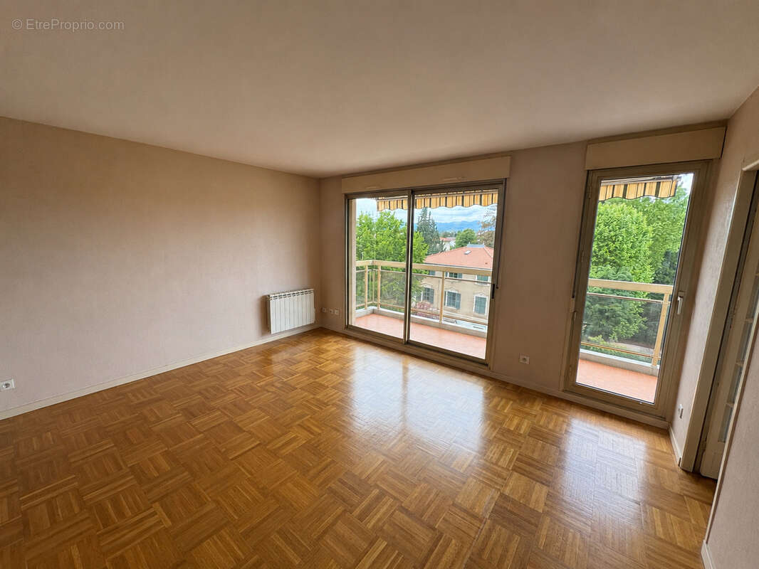 Appartement à TASSIN-LA-DEMI-LUNE