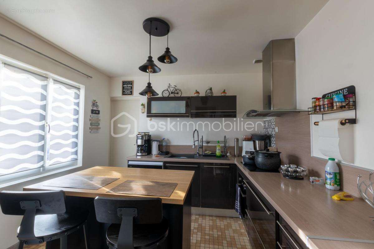 Maison à LES BORDES