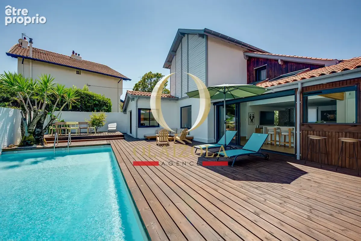 ANGLET CINQ CANTONS - Maison entièrement rénovée avec piscine - photo 8
