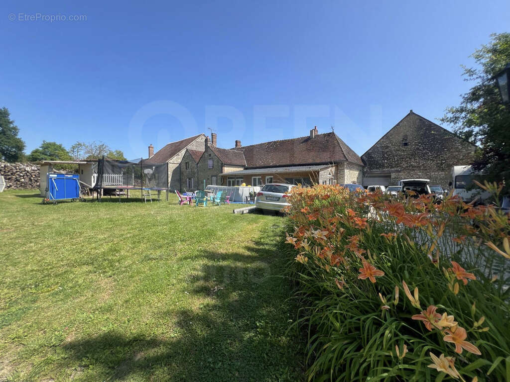 Maison à SAINT-MAURICE-THIZOUAILLE