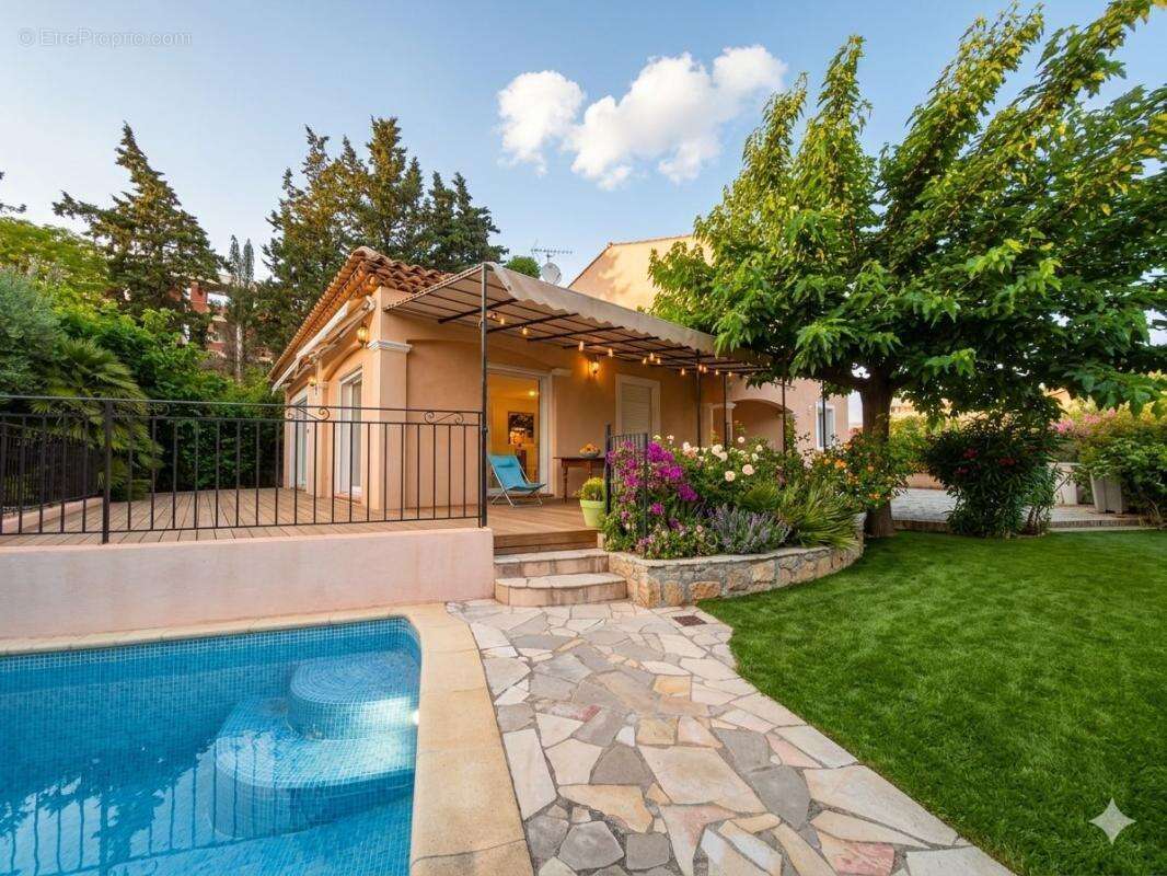 Maison à FREJUS