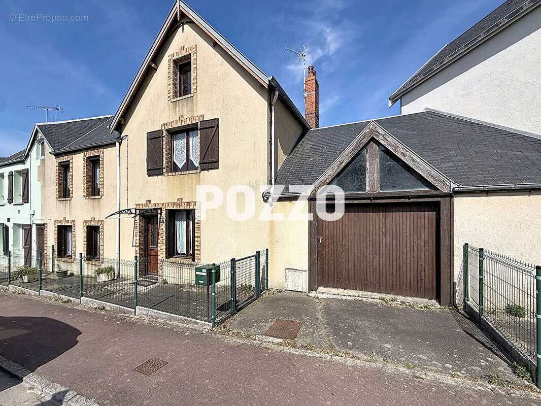 Maison à DONVILLE-LES-BAINS