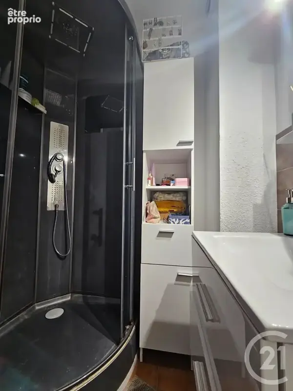 Appartement 23 m² à Six-Fours-Les-Plages  - photo 5