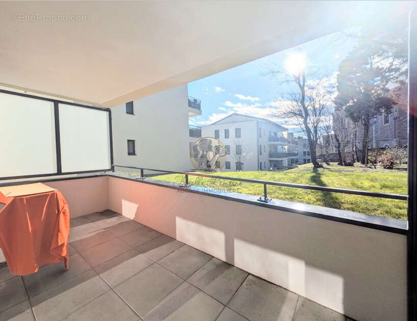 Appartement à SAINT-GENIS-LAVAL