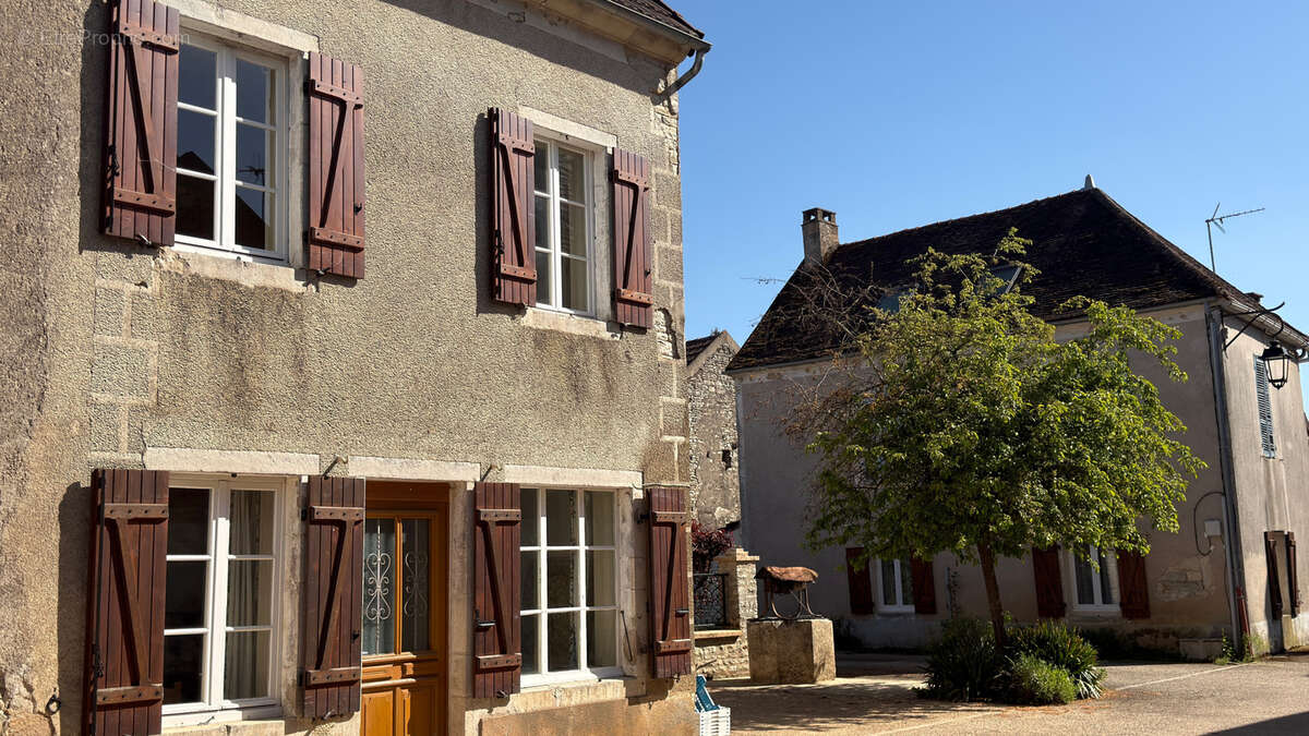 Maison à PRECY-LE-SEC