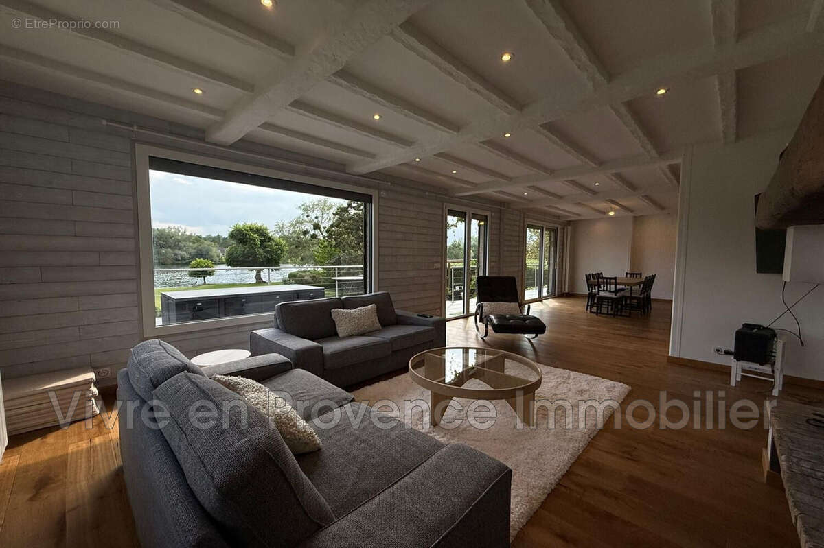 Maison 146 m² à Nandy  - photo 3