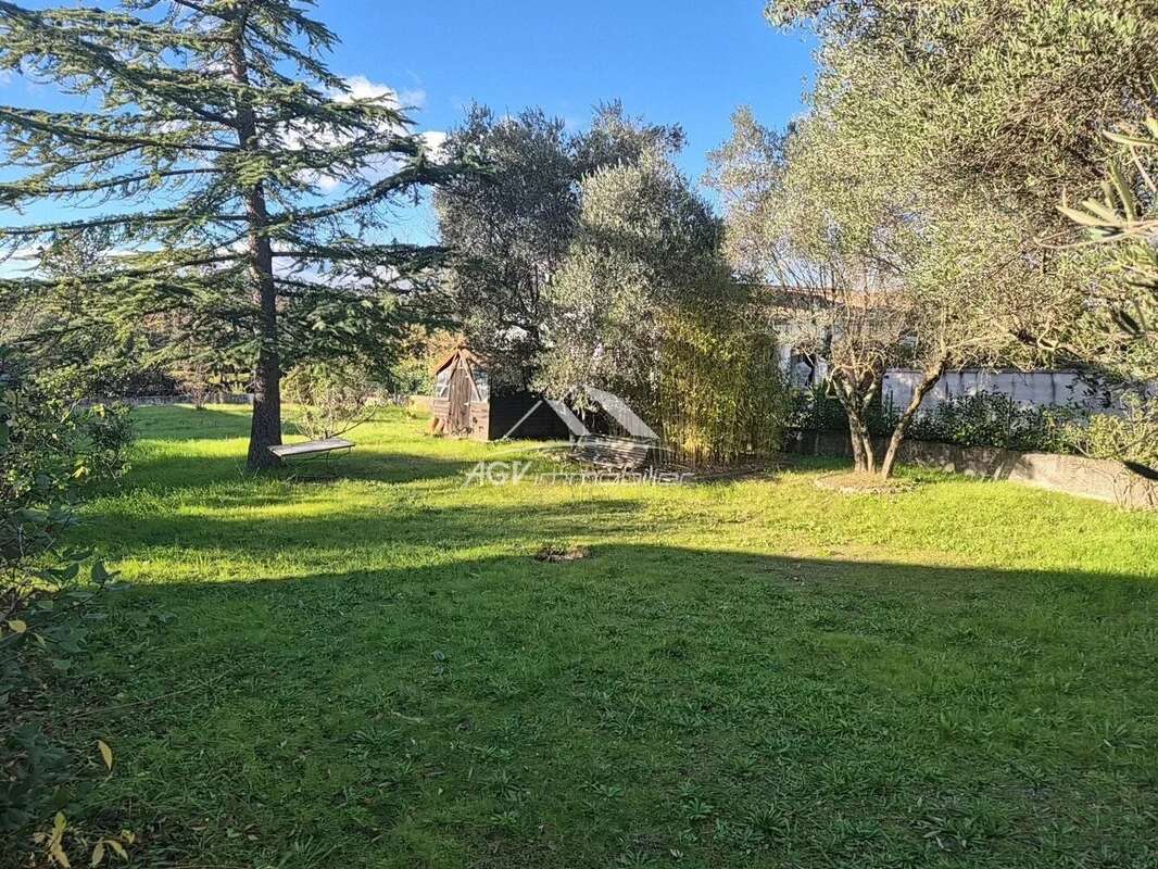 Maison à SAINT-HILAIRE-DE-BRETHMAS