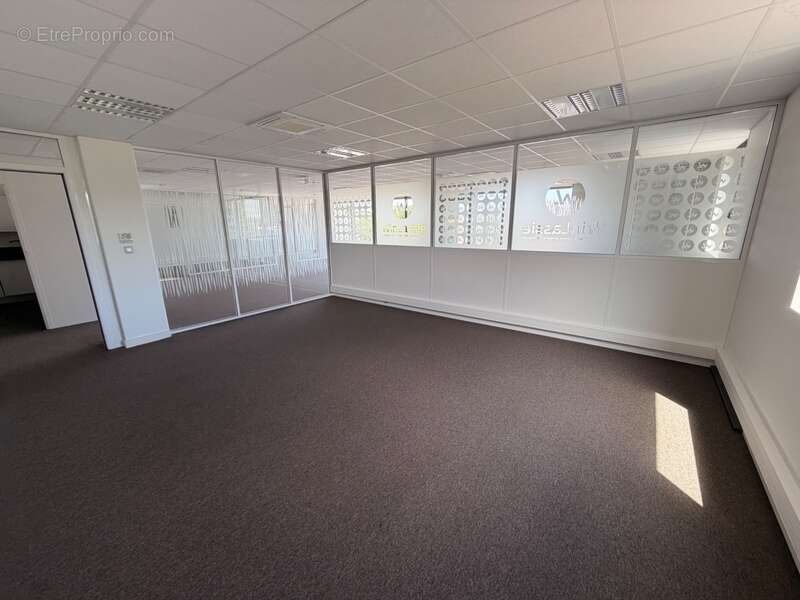 bureaux à vendre CHAPONOST (69) magnifique plateau de 160m2 dans l'immeuble LW1, face à la gare de Chaponost - photo 7