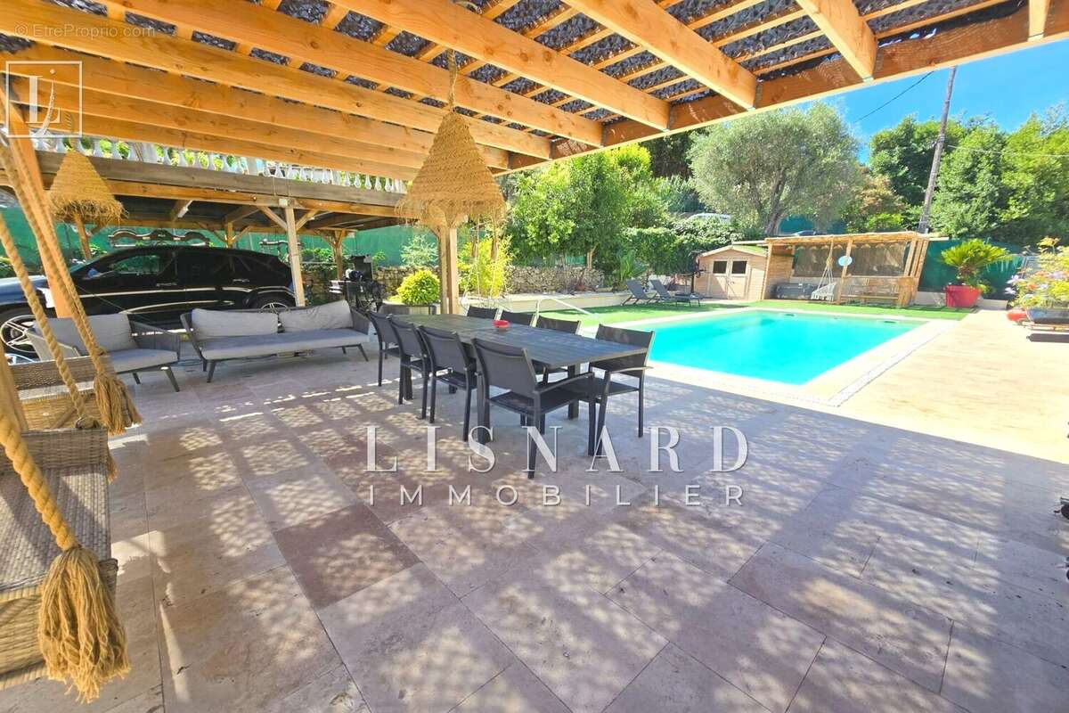Maison 130 m² à Vallauris  - photo 2