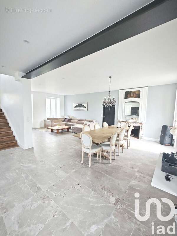 Photo 3 - Autre à CHAMPS-SUR-YONNE