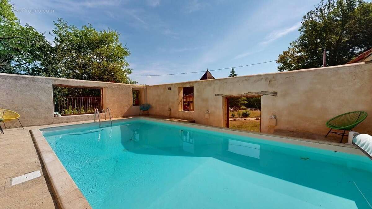 Propriété de caractère ade 20 hectares avec maison principale, maison d'amis, piscine, étang et cadre naturel - photo 6