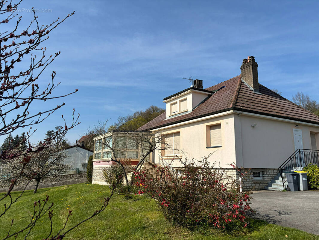 Maison à MISEREY-SALINES