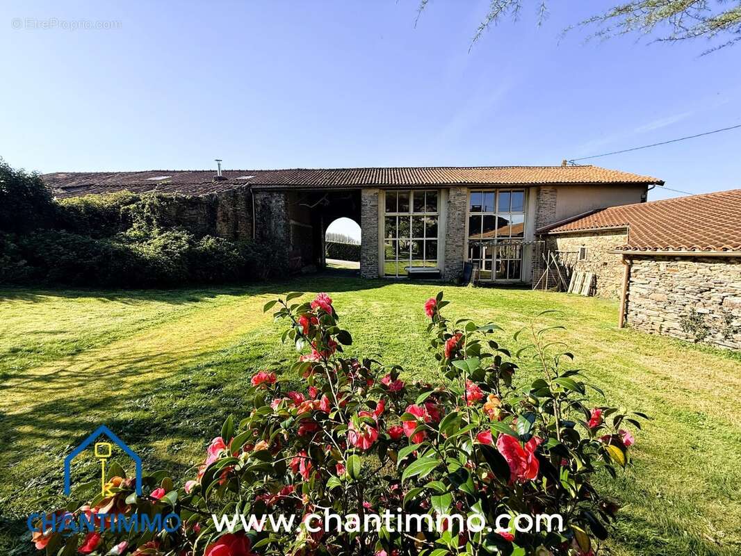 Maison à LA CHATAIGNERAIE